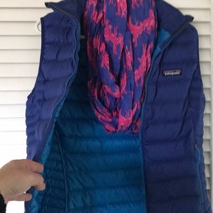 Patagonia nano vest with Lilly Pulitzer scarf